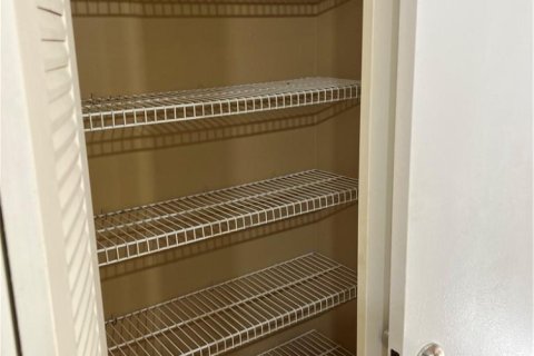 Adosado en alquiler en Plantation, Florida, 4 dormitorios, 232.26 m2 № 1121349 - foto 1