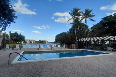 Condominio en venta en Davie, Florida, 1 dormitorio, 87.33 m2 № 2034799 - foto 18