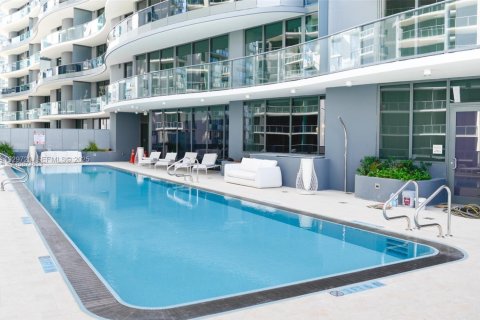 Condominio en alquiler en Miami, Florida, 1 dormitorio, 77.95 m2 № 1988588 - foto 16