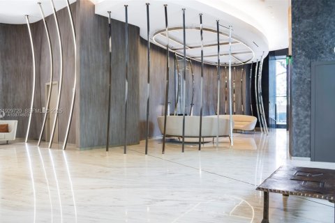 Condominio en alquiler en Miami, Florida, 1 dormitorio, 77.95 m2 № 1988588 - foto 2