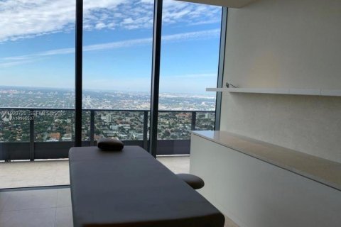 Condominio en alquiler en Miami, Florida, 1 dormitorio, 77.95 m2 № 1988588 - foto 22