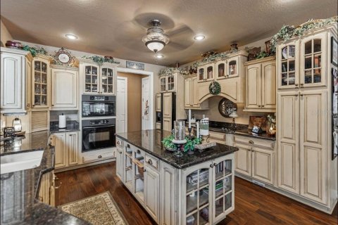 House in Lake Wales, Florida 4 bedrooms, 422.24 sq.m. № 2118419 - photo 21