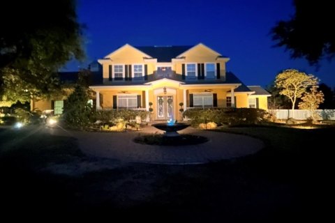 House in Lake Wales, Florida 4 bedrooms, 422.24 sq.m. № 2118419