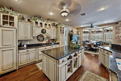 House in Lake Wales, Florida 4 bedrooms, 422.24 sq.m. № 2118419 - photo 24