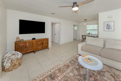 Casa en venta en Venice, Florida, 2 dormitorios, 104.7 m2 № 2215978 - foto 18