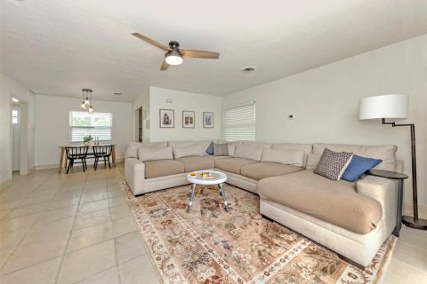Casa en venta en Venice, Florida, 2 dormitorios, 104.7 m2 № 2215978 - foto 9