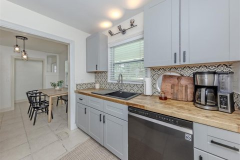 Casa en venta en Venice, Florida, 2 dormitorios, 104.7 m2 № 2215978 - foto 5