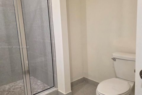 Снять в аренду кондоминиум в Дорал, Флорида 3 спальни, 104.42м2, № 2249819 - фото 23