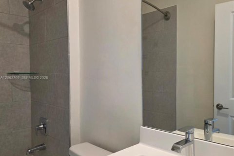Снять в аренду кондоминиум в Дорал, Флорида 3 спальни, 104.42м2, № 2249819 - фото 22