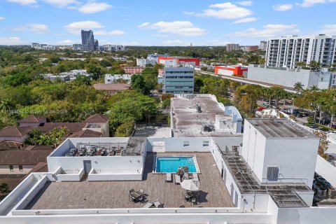 Condo in Miami, Florida, 1 bedroom  № 1979603 - photo 24