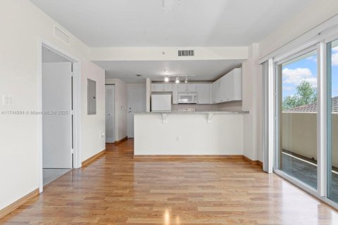 Condo in Miami, Florida, 1 bedroom  № 1979603 - photo 7