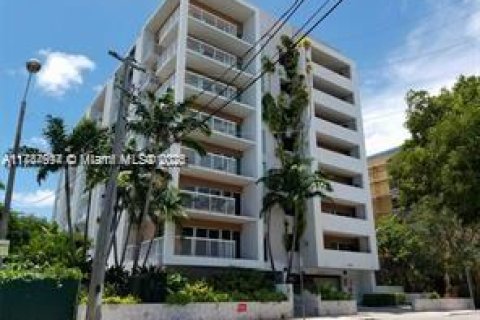 Condo in Miami, Florida, 1 bedroom  № 1979603 - photo 25