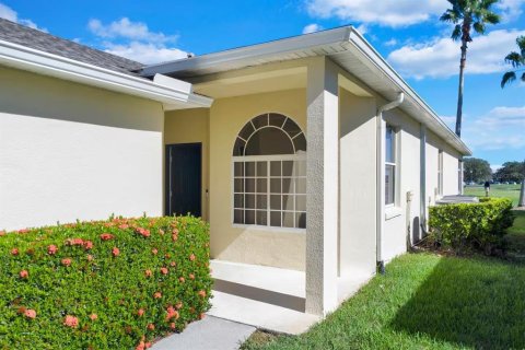 Villa ou maison à louer à Kissimmee, Floride: 2 chambres, 131.64 m2 № 2156553 - photo 2