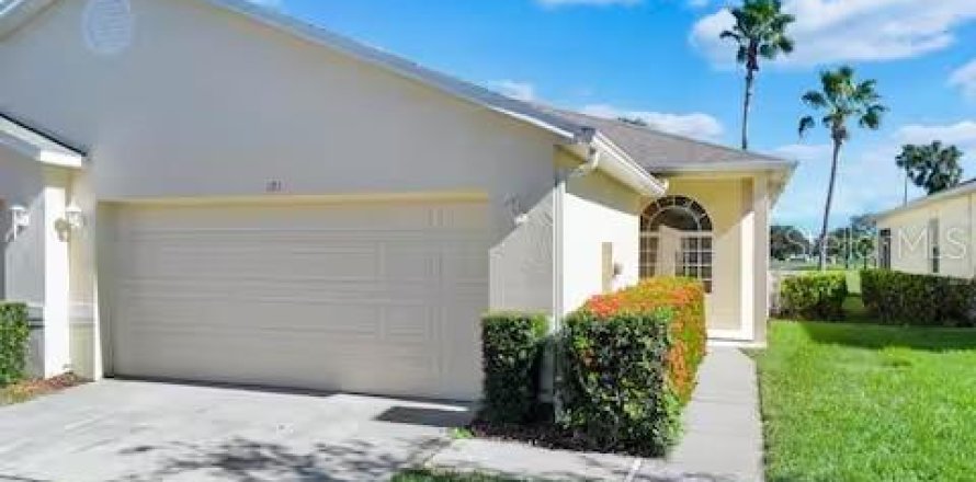 Villa ou maison à Kissimmee, Floride 2 chambres, 131.64 m2 № 2156553