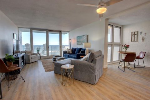 Condo in New Smyrna Beach, Florida, 1 bedroom  № 1553474 - photo 8
