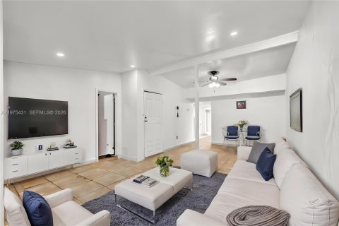 Купить земельный участок в Майами, Флорида № 2041958 - фото 2