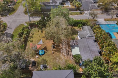 Купить земельный участок в Майами, Флорида № 2041958 - фото 15