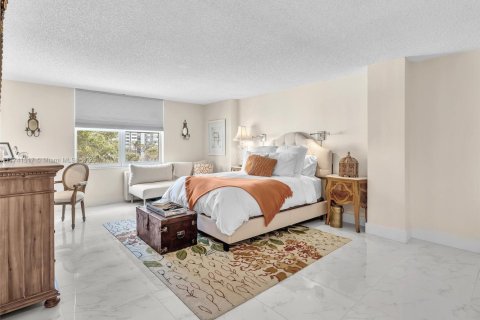 Condominio en venta en Hallandale Beach, Florida, 1 dormitorio, 120.77 m2 № 1710330 - foto 20
