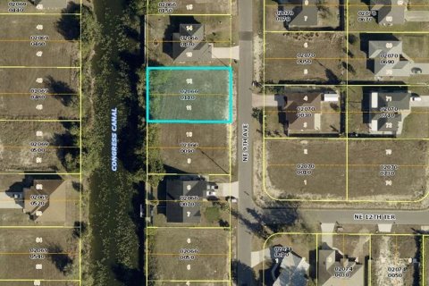 Terrain à Cape Coral, Floride № 2094662