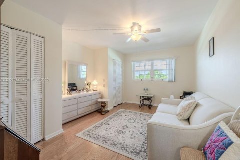 Condo in Vero Beach, Florida, 2 bedrooms  № 1749214 - photo 20