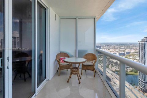 Condominio en venta en Hallandale Beach, Florida, 1 dormitorio, 78.41 m2 № 2076987 - foto 13