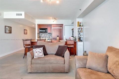 Condominio en venta en Hallandale Beach, Florida, 1 dormitorio, 78.41 m2 № 2076987 - foto 10