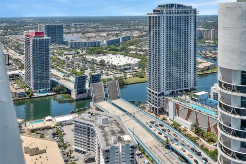 Condominio en venta en Hallandale Beach, Florida, 1 dormitorio, 78.41 m2 № 2076987 - foto 21