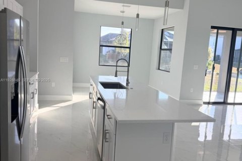 Снять в аренду виллу или дом в Кейп-Корал, Флорида 3 спальни, № 1990727 - фото 6