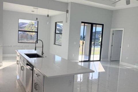 Снять в аренду виллу или дом в Кейп-Корал, Флорида 3 спальни, № 1990727 - фото 5