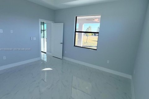 Снять в аренду виллу или дом в Кейп-Корал, Флорида 3 спальни, № 1990727 - фото 21