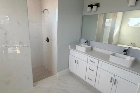 Снять в аренду виллу или дом в Кейп-Корал, Флорида 3 спальни, № 1990727 - фото 19