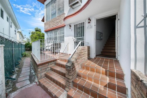 Condo in Miami Beach, Florida, 2 bedrooms  № 1868182 - photo 4
