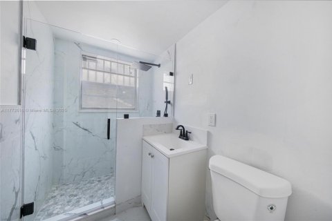 Condo in Miami Beach, Florida, 2 bedrooms  № 1868182 - photo 17