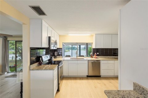Villa ou maison à vendre à Holiday, Floride: 2 chambres, 123.93 m2 № 2113598 - photo 6