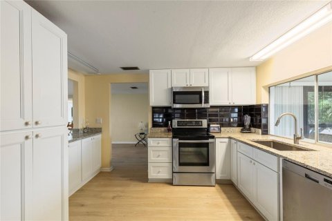 Villa ou maison à vendre à Holiday, Floride: 2 chambres, 123.93 m2 № 2113598 - photo 8