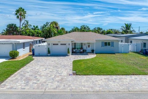 House in South Pasadena, Florida 2 bedrooms, 121.52 sq.m. № 2399237 - photo 4
