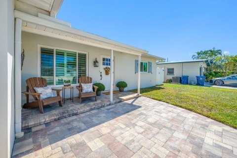 House in South Pasadena, Florida 2 bedrooms, 121.52 sq.m. № 2399237 - photo 2