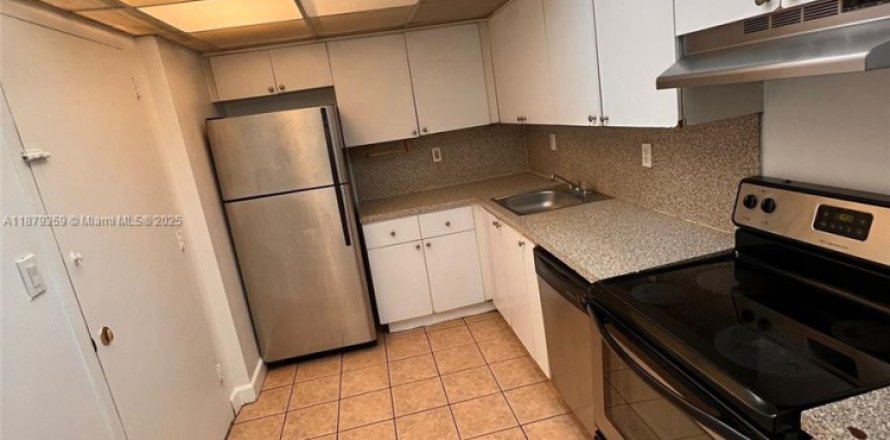 Condo à North Miami, Floride, 2 chambres № 1896275