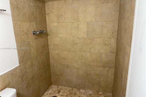 Copropriété à louer à North Miami, Floride: 2 chambres, 95.04 m2 № 1896275 - photo 18