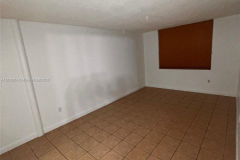 Copropriété à louer à North Miami, Floride: 2 chambres, 95.04 m2 № 1896275 - photo 11