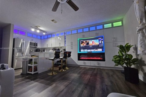 Touwnhouse à vendre à Miami, Floride: 3 chambres, 121.52 m2 № 1898211 - photo 17