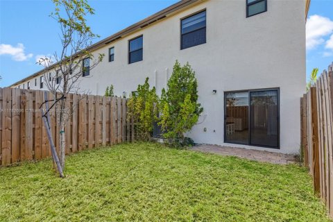 Townhouse in Homestead, Florida 3 bedrooms, 123.37 sq.m. № 1959882 - photo 29