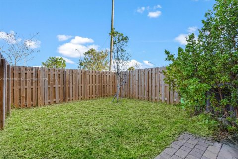 Townhouse in Homestead, Florida 3 bedrooms, 123.37 sq.m. № 1959882 - photo 27