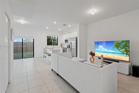 Townhouse in Homestead, Florida 3 bedrooms, 123.37 sq.m. № 1959882 - photo 5
