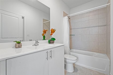 Townhouse in Homestead, Florida 3 bedrooms, 123.37 sq.m. № 1959882 - photo 16