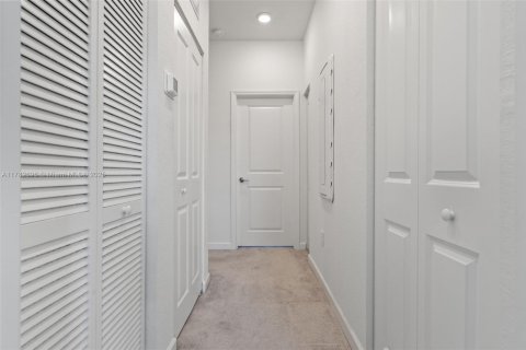 Townhouse in Homestead, Florida 3 bedrooms, 123.37 sq.m. № 1959882 - photo 18