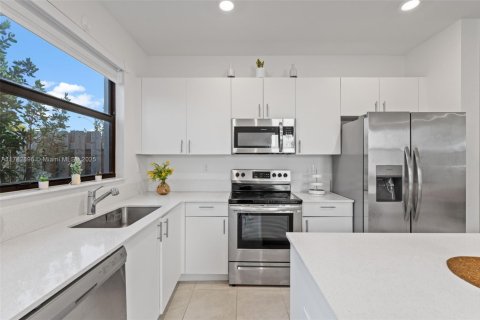 Townhouse in Homestead, Florida 3 bedrooms, 123.37 sq.m. № 1959882 - photo 11