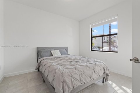 Townhouse in Homestead, Florida 3 bedrooms, 123.37 sq.m. № 1959882 - photo 14