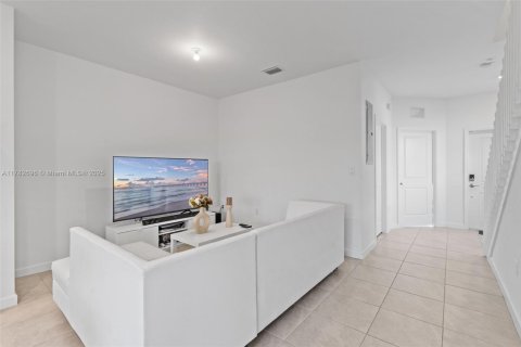 Townhouse in Homestead, Florida 3 bedrooms, 123.37 sq.m. № 1959882 - photo 6