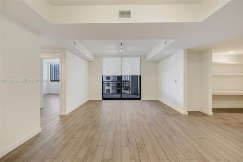 Condominio en Miami, Florida, 2 dormitorios  № 2023763